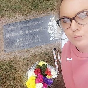 Meet your Posher, Dominique